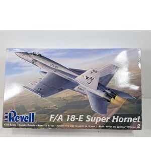 Revell F/A 18-E Super Hornet 1:48 Scale Model Airplane Kit 85-5850 VFA-122 Navy